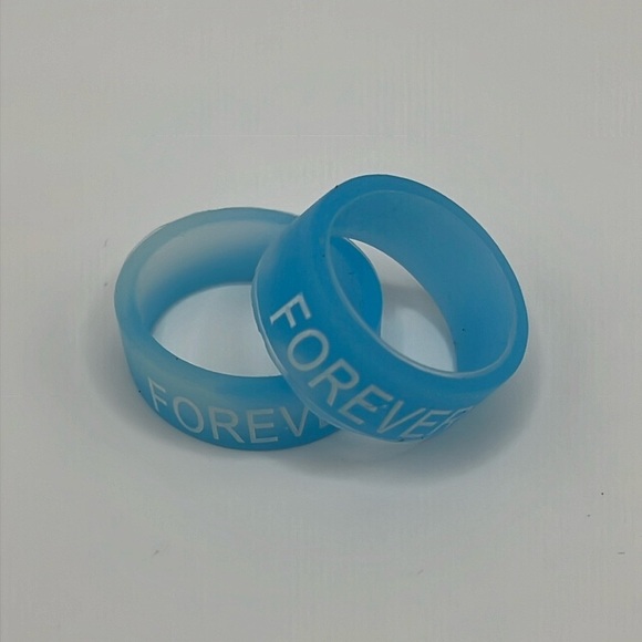 Silicone Stretch Ring Set FOREVER Blue Band Rings - Picture 1 of 5